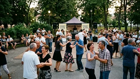 Plesne radionice discofoxa i salse u Gradskom parku u Ivancu